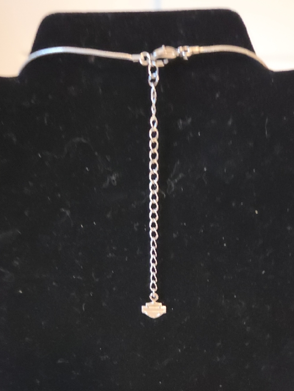 Harley-Davidson Pink Script Necklace and Dangle Earrings - Picture 4 of 6